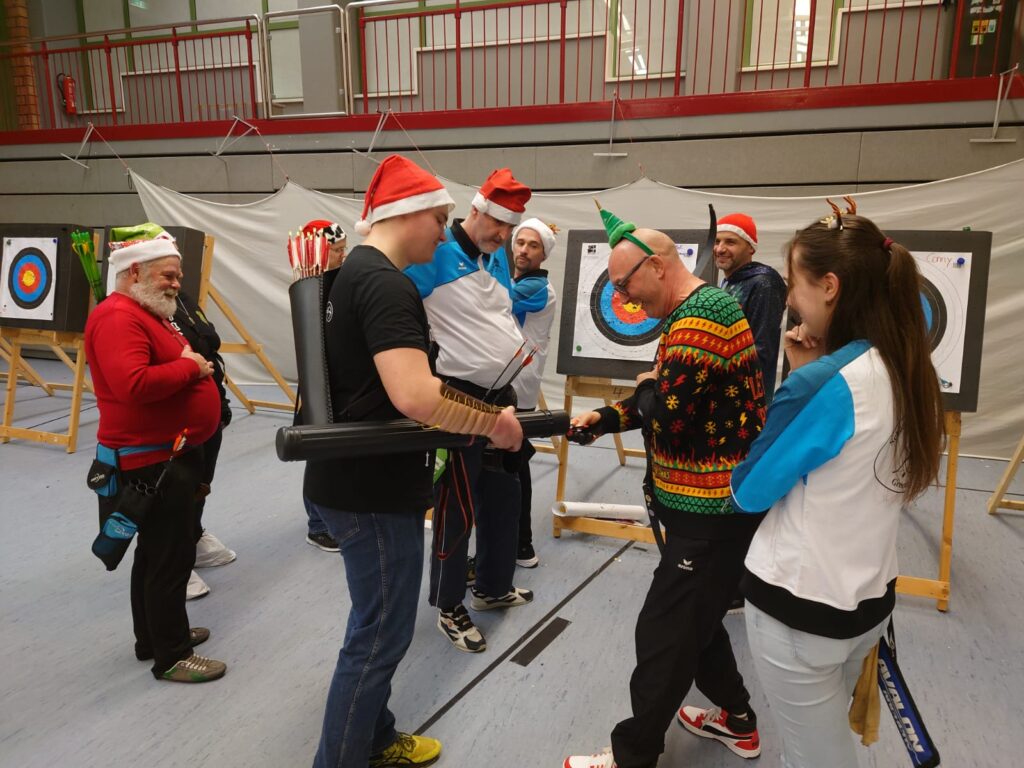 Weihnachtsturnier der Bogenschützen.